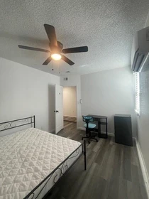 Quarto para alugar ao mês em Phoenix