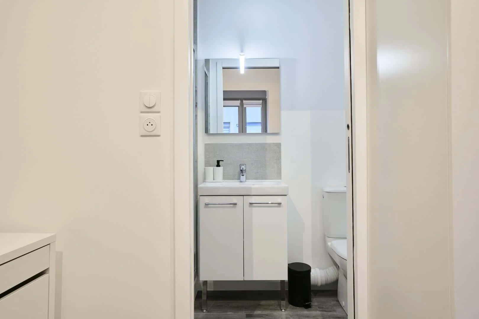 Chambre confortable pour étudiants disponible dans