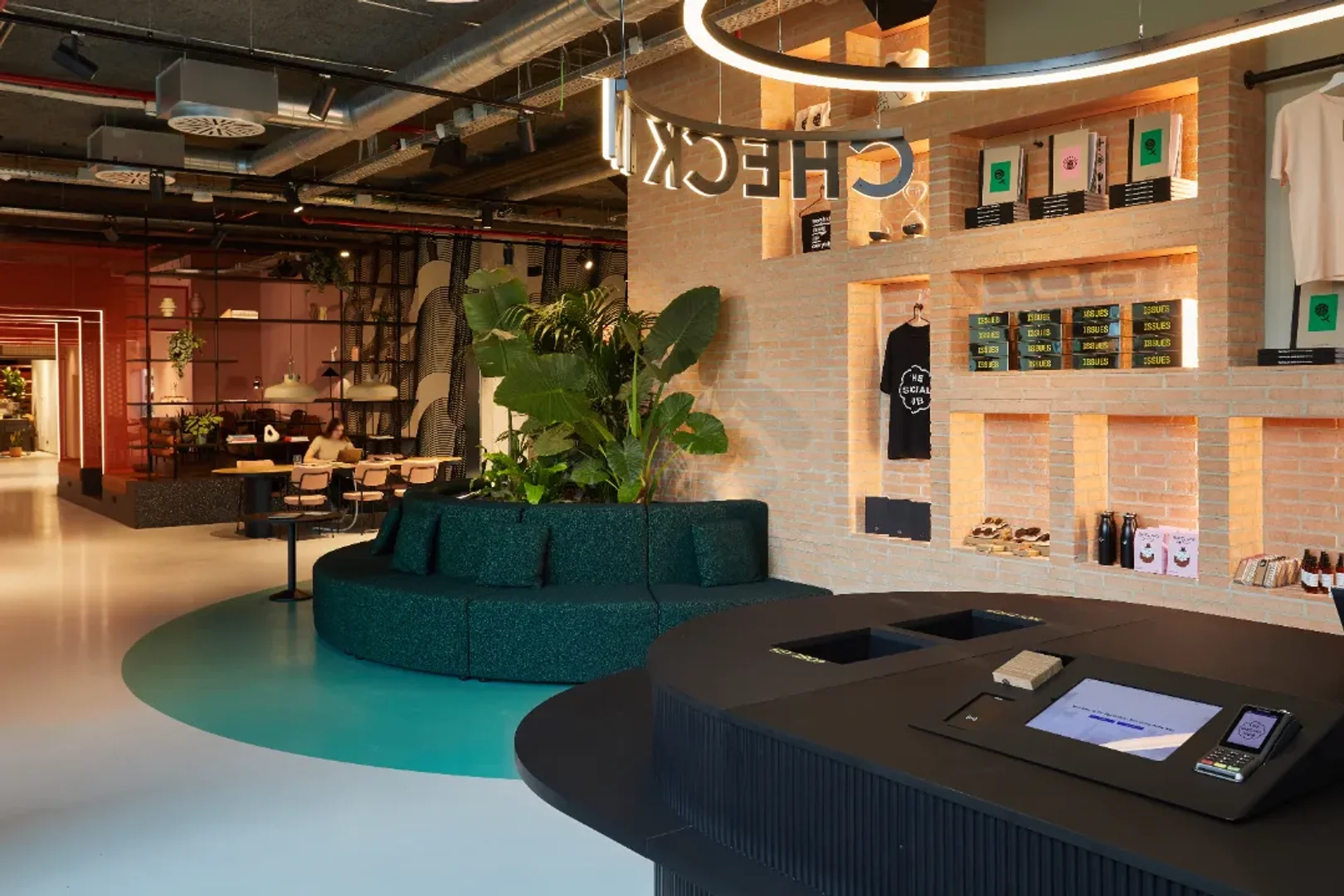 Jasny i przestronny pokój studencki z łatwym dostępem do uniwersytetu w 