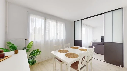 Quarto privado em Rue Clément V, Gare-Pasteur-Saint Vincent, imagem 9 de 10