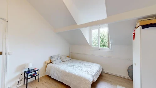 Zimmer mit Doppelbett zu vermieten Poitiers