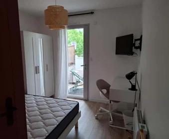 Özel oda konumu 48 Rue Henri de Sahuque, 31400 Toulouse, France, 1 10 görüntüsü