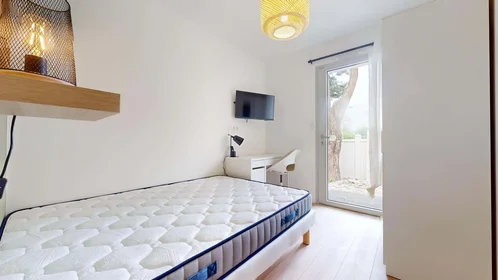 Habitación privada en 48 Rue Henri de Sahuque, 31400 Toulouse, France, imagen 6 de 28