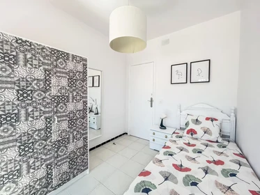 Room for rent with double bed Alicante-alacant