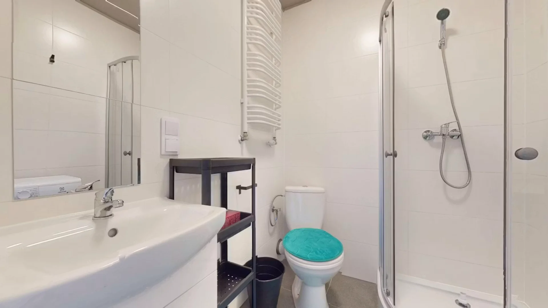 'de öğrenci dairesinde, tamamen mobilyalı kiralık oda