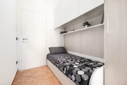Chambre privée à Via Ludovico Ariosto, Mestre, image 1 de 6