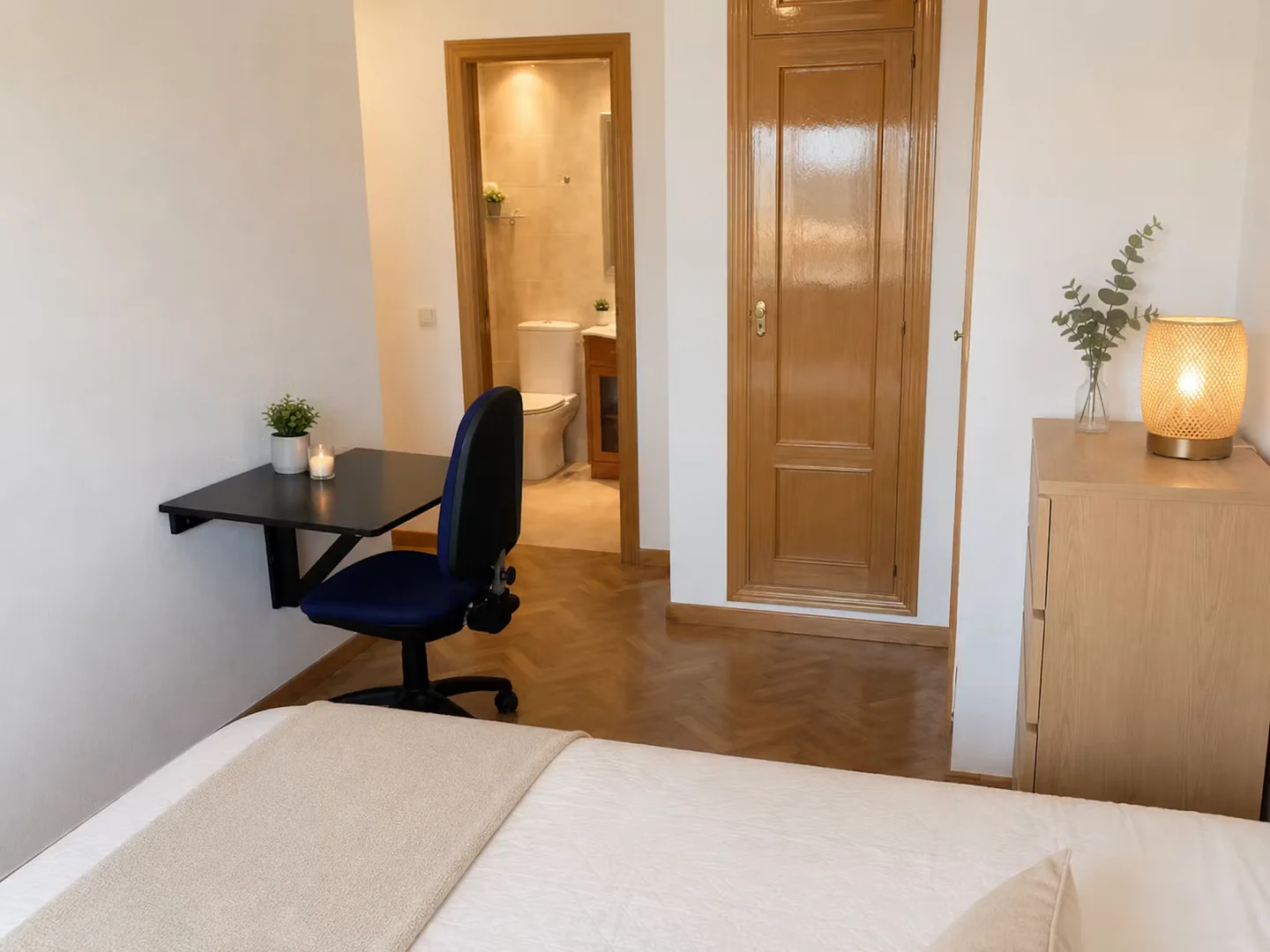 Zimmer in Studentenwohnung in  zu vermieten, voll möbliert