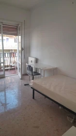 Zimmer mit Doppelbett zu vermieten Roma