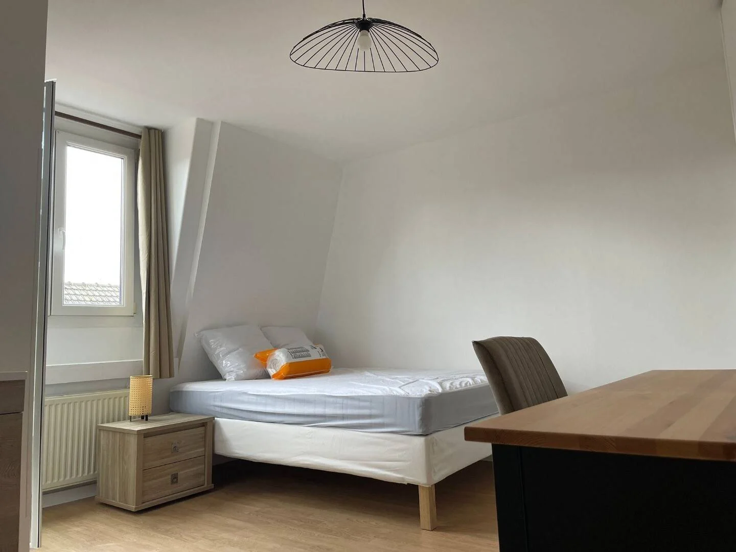 Budget-friendly student room close to campus in 