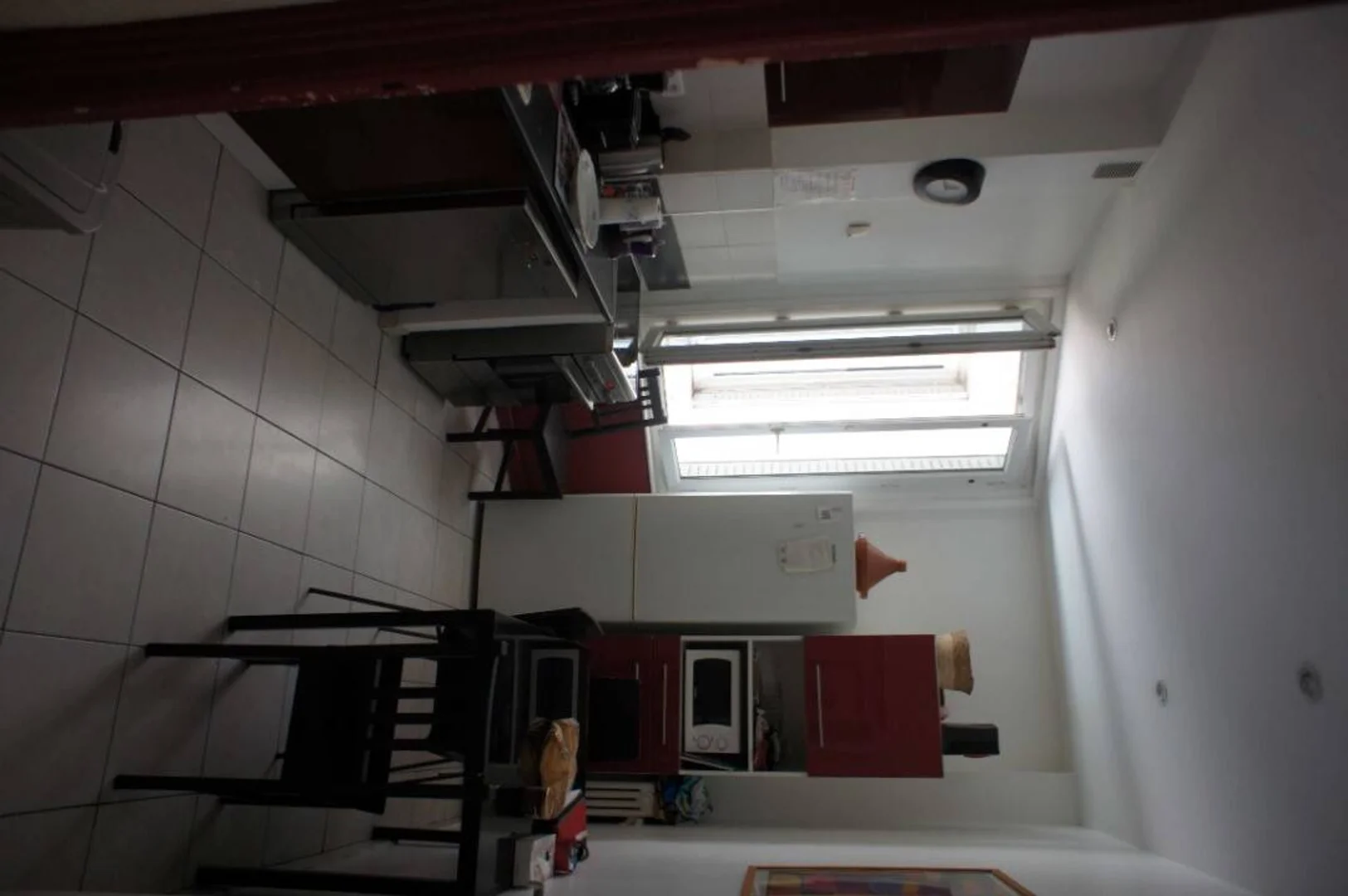 Affordable room for students with ample lighting in 