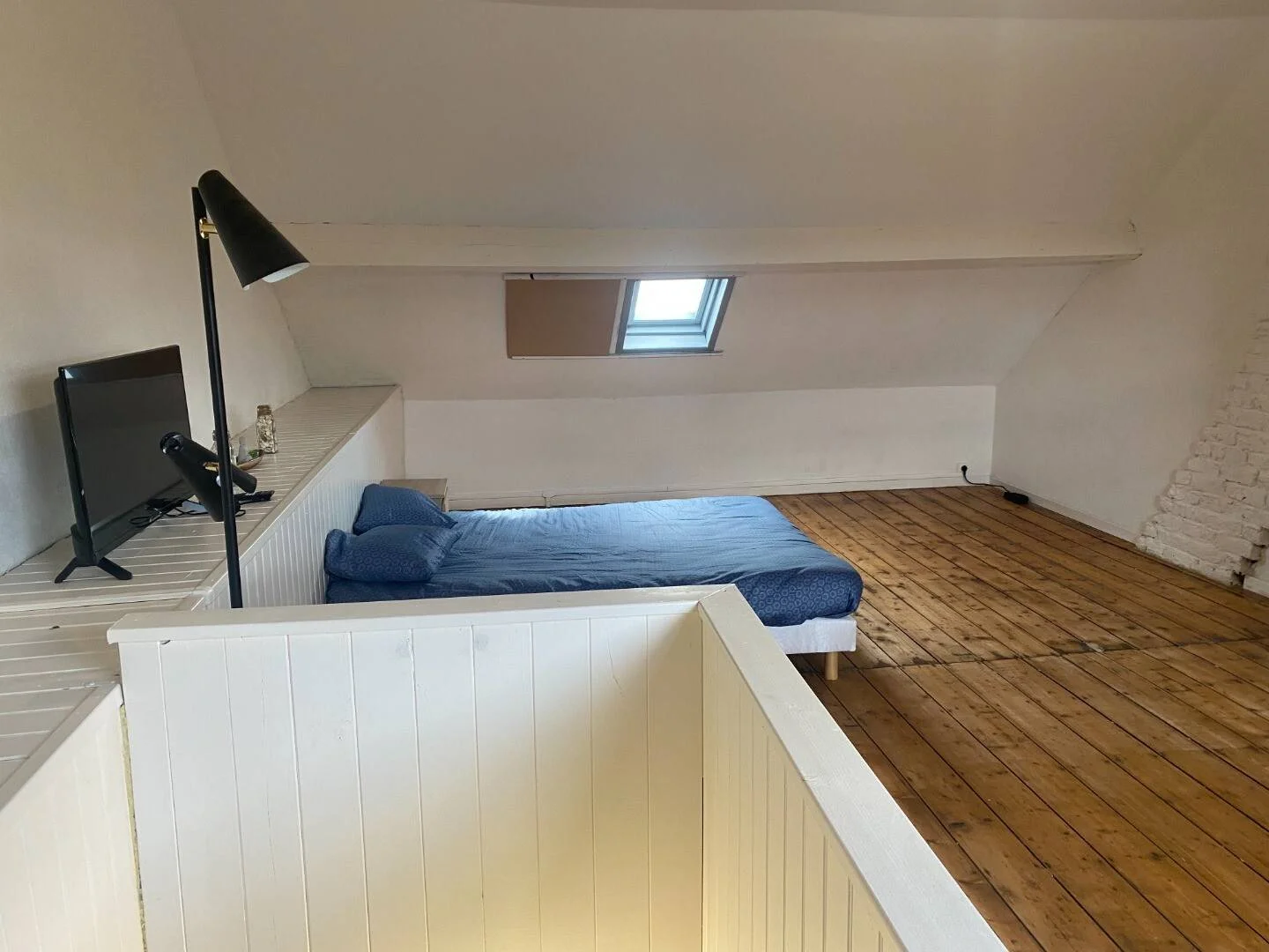 Chambre abordable pour les étudiants avec un bon éclairage dans 