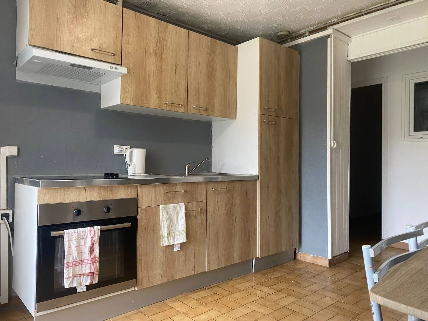 Chambre abordable pour les étudiants avec un bon éclairage dans 