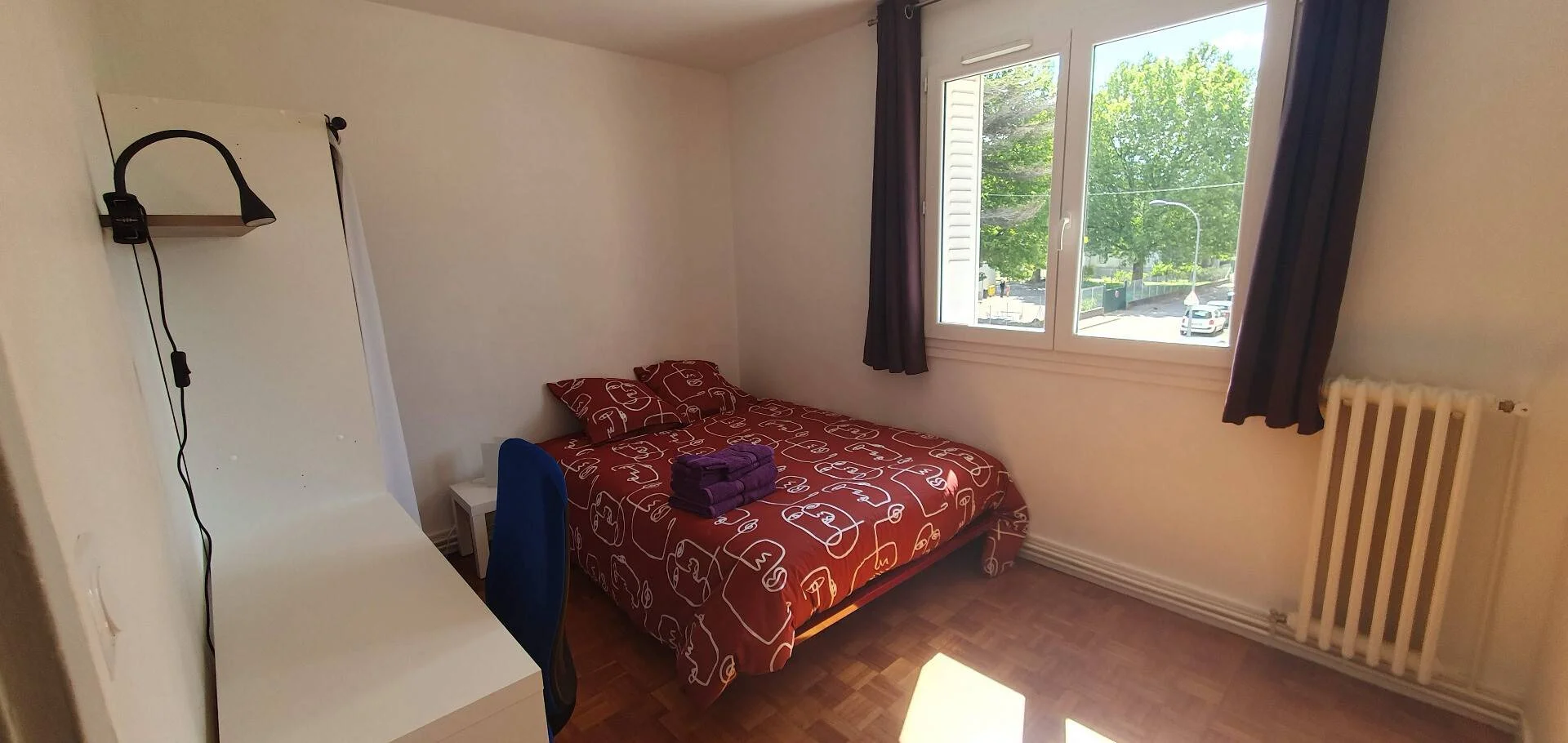 Habitación acogedora para estudiantes disponible en 