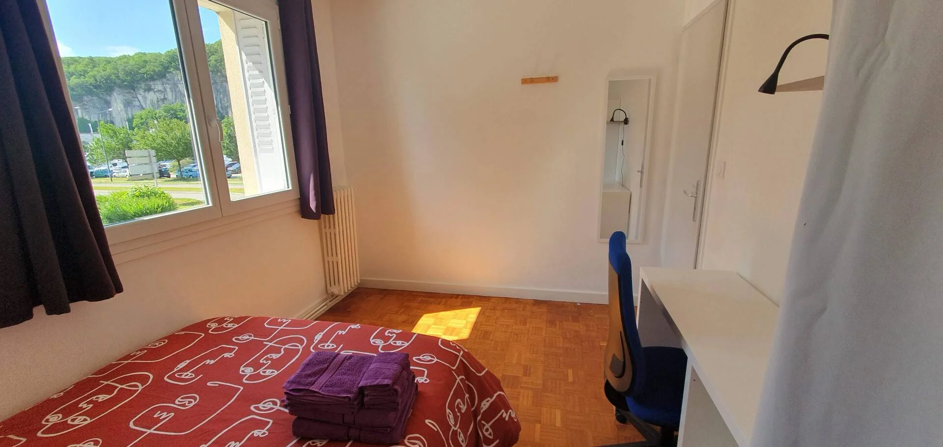 Habitación asequible para estudiantes con buena iluminación en 