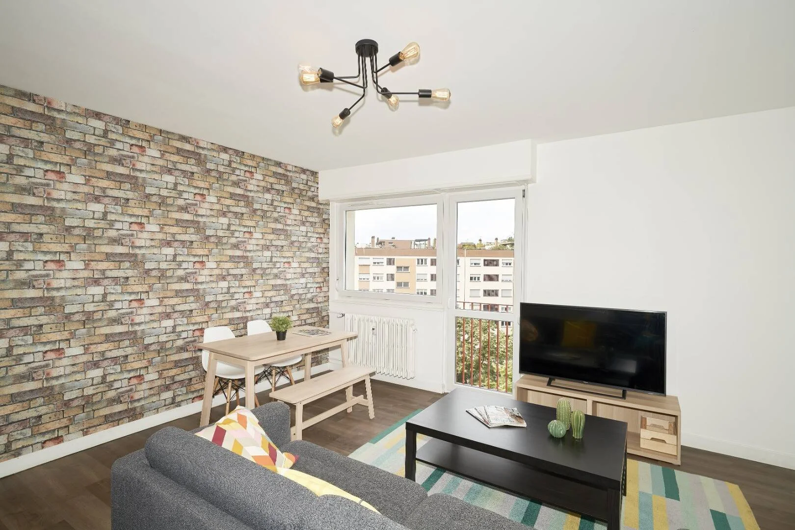 Habitación para estudiantes en  con área de estudio y facilidades compartidas