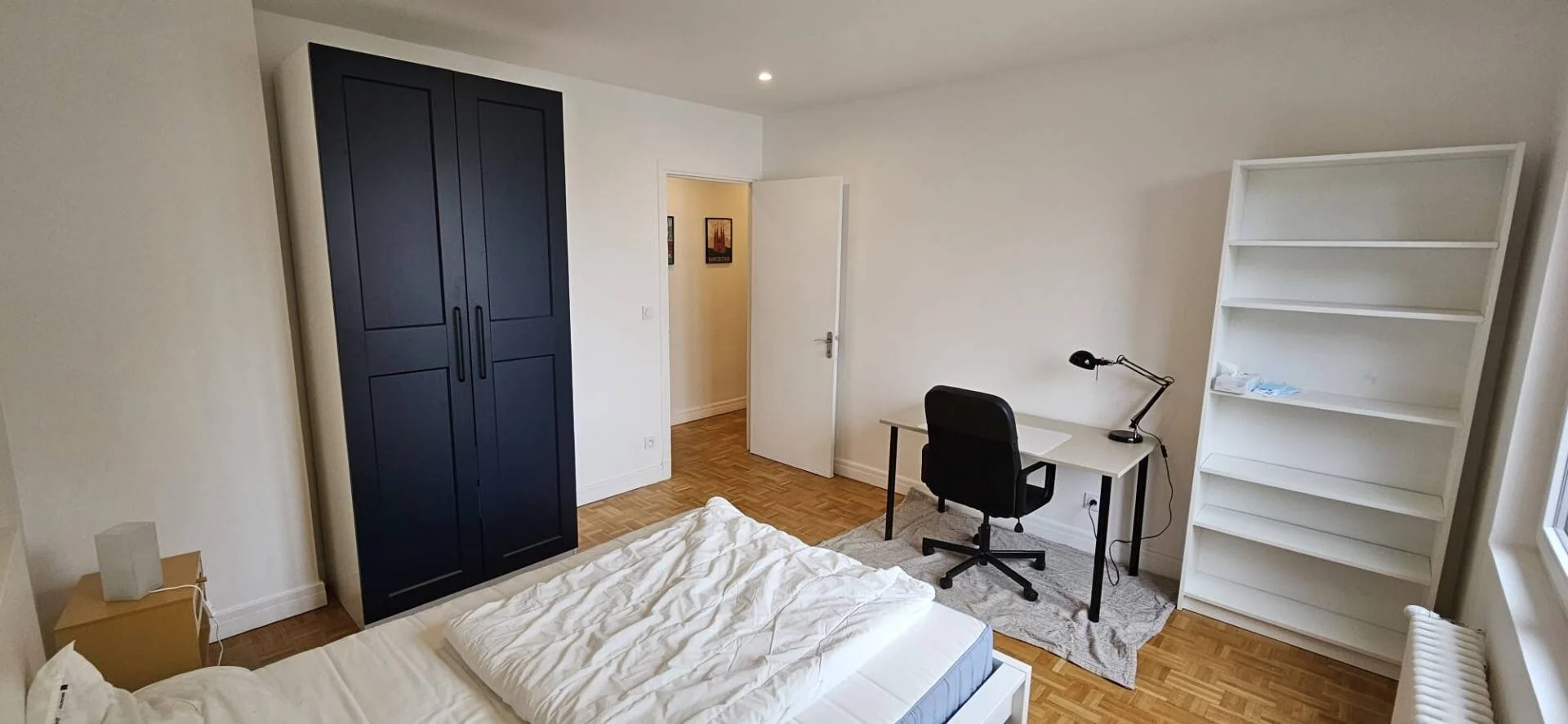 Habitación estudiantil económica cerca del campus en 