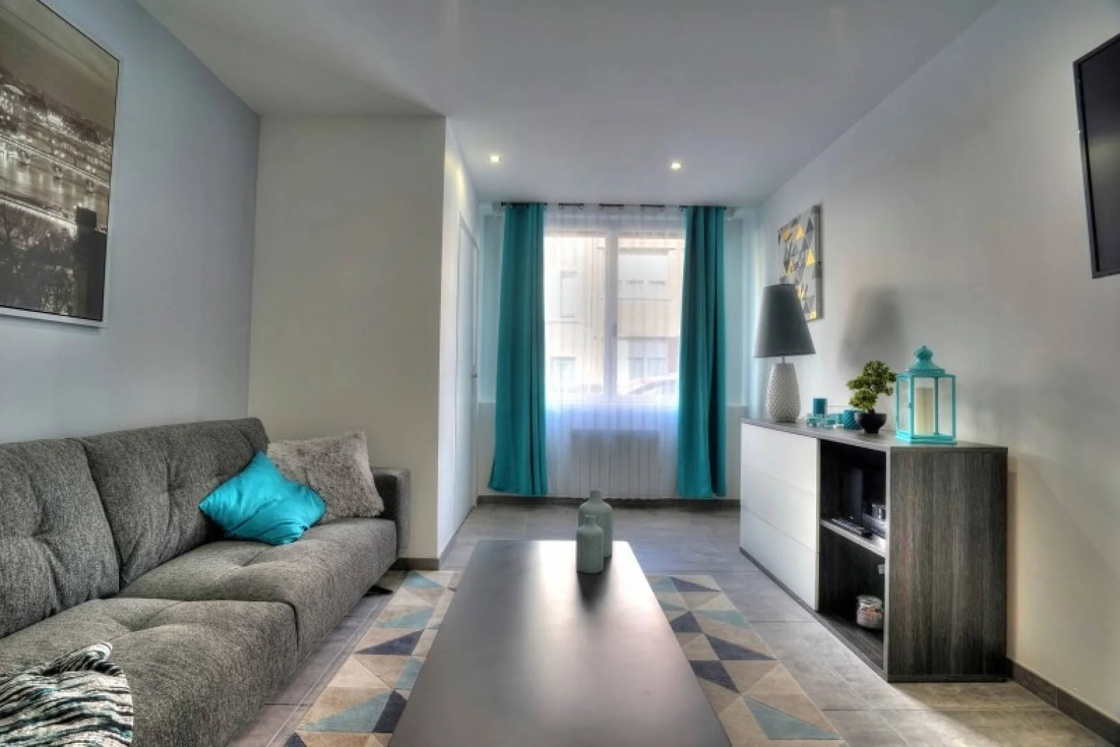 Economical student room with convenient location in 