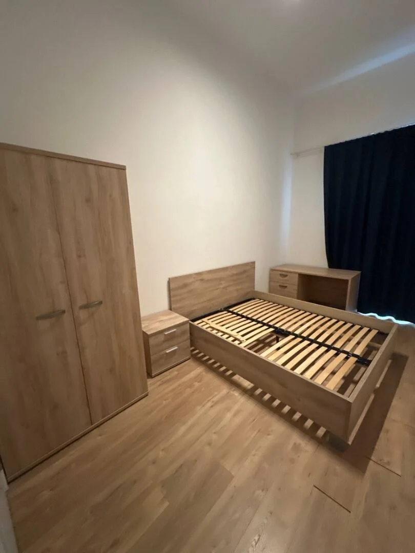 'de öğrenci dairesinde, tamamen mobilyalı kiralık oda