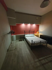 Habitación en alquiler con cama doble Thessaloniki