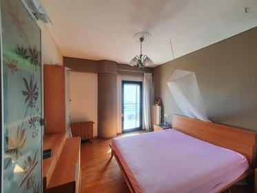 Helles Privatzimmer in Patras