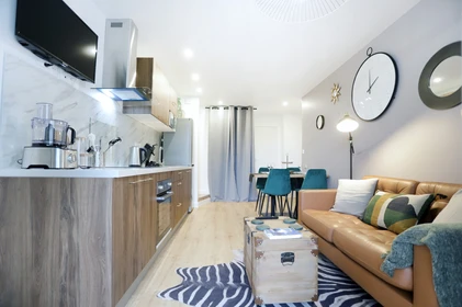 Helles Privatzimmer in Nantes