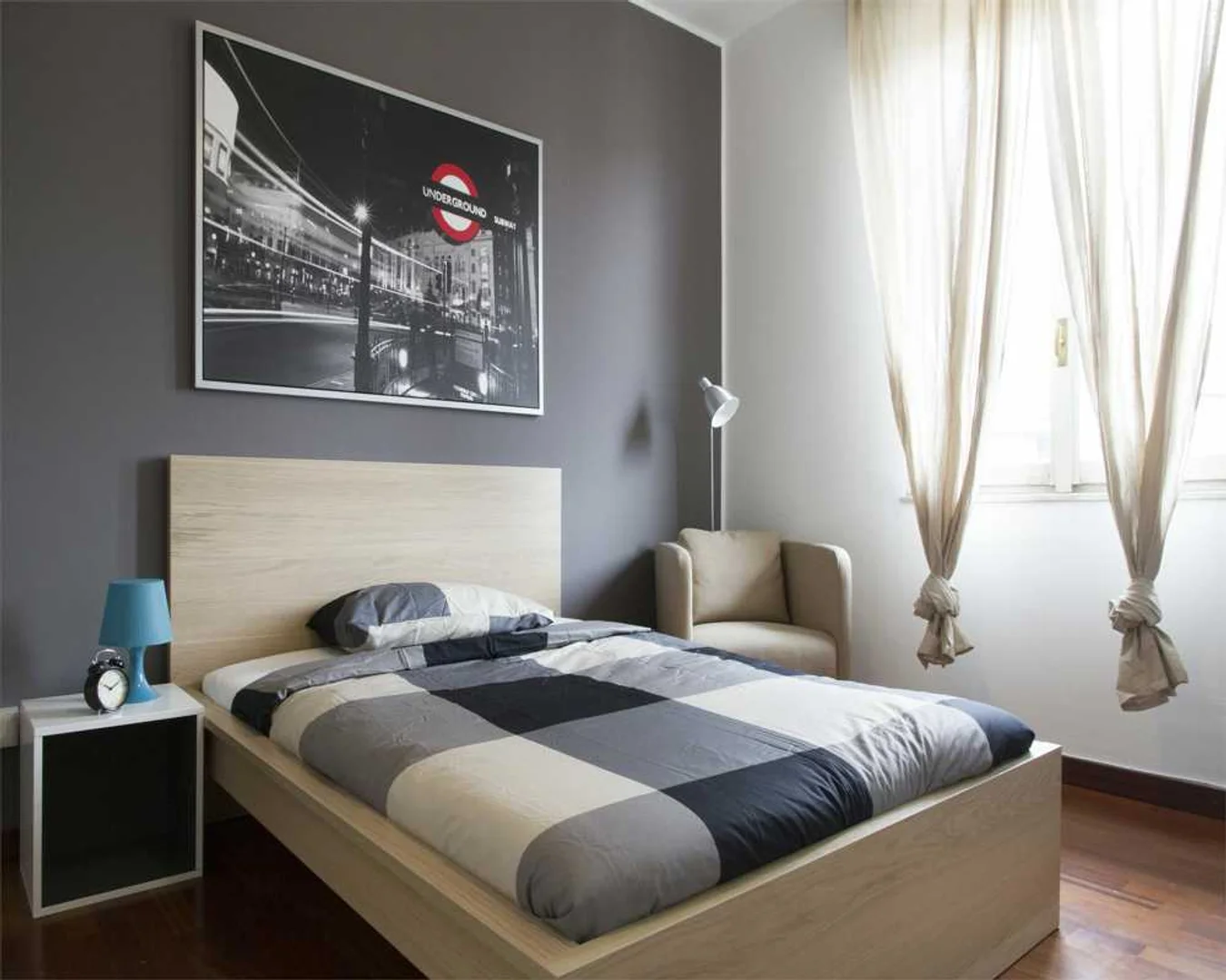 Camera per studenti in  con area studio e servizi in comune