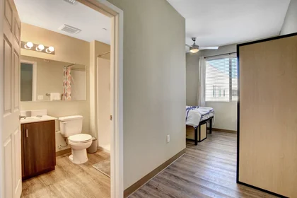 Apartamento inteiro em residência em 1055 E Tropicana Ave, Las Vegas, NV 89119, USA, imagem 41 de 42