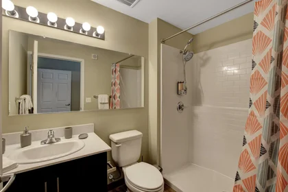 Apartamento inteiro em residência em 1055 E Tropicana Ave, Las Vegas, NV 89119, USA, imagem 42 de 42