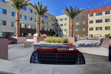 Apartamento inteiro em residência em 1055 E Tropicana Ave, Las Vegas, NV 89119, USA, imagem 27 de 42