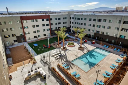 Apartamento inteiro em residência em 1055 E Tropicana Ave, Las Vegas, NV 89119, USA, imagem 36 de 42
