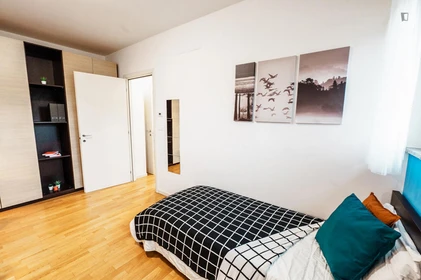 Quarto privado em Via G. B. Berizzi, imagem 1 de 10