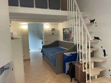 Appartamento intero in Via San Vitale 74, immagine 2 di 10