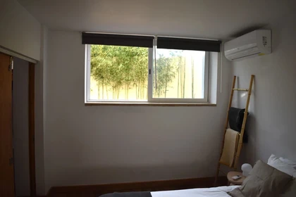 Room for rent in a shared flat in Carcavelos