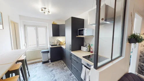 Private room at 19 Rue De Belfort, image 21 of 30