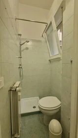 Quarto privado em Lungotevere di Pietra Papa, 61, 00146 Roma RM, Italy, imagem 9 de 17