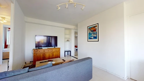 Habitación privada en 27 Avenue De La Trillade, imagen 24 de 32