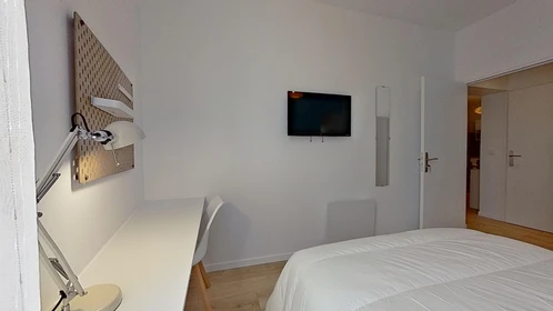 Private room at 18 Boulevard Dugommier, image 15 of 19
