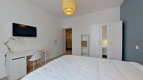 Private room at 18 Boulevard Dugommier, image 12 of 18