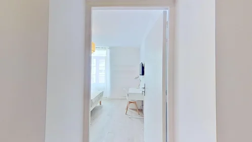 Private room at 18 Boulevard Dugommier, image 13 of 18