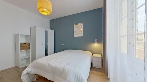 Private room at 18 Boulevard Dugommier, image 15 of 18