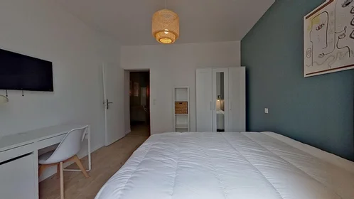 Private room at 18 Boulevard Dugommier, image 16 of 18