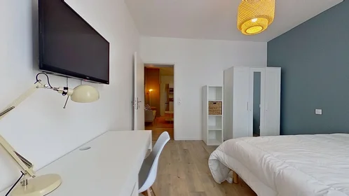 Private room at 18 Boulevard Dugommier, image 17 of 18