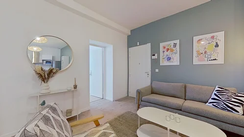 Private room at 18 Boulevard Dugommier, image 4 of 18