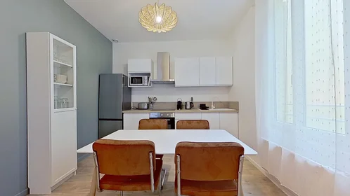 Private room at 18 Boulevard Dugommier, image 5 of 18