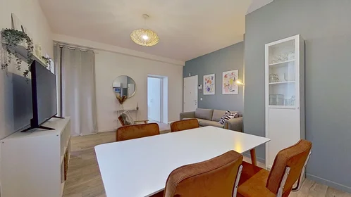 Private room at 18 Boulevard Dugommier, image 9 of 18