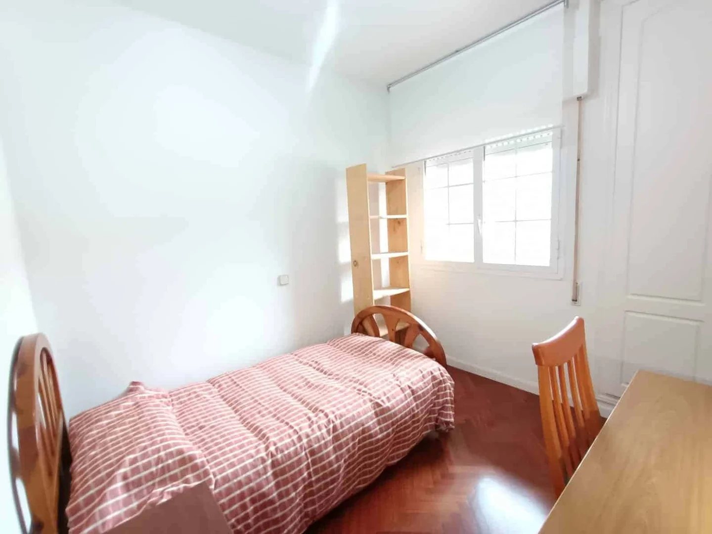 Chambre d'étudiant confortable et spacieuse dans 