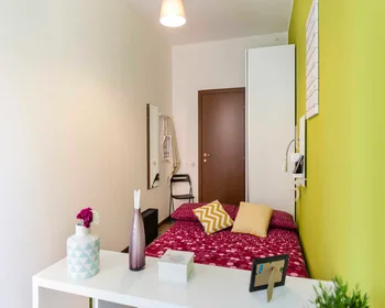 Private room at Viale Giovanni Vicini, image 3 of 10
