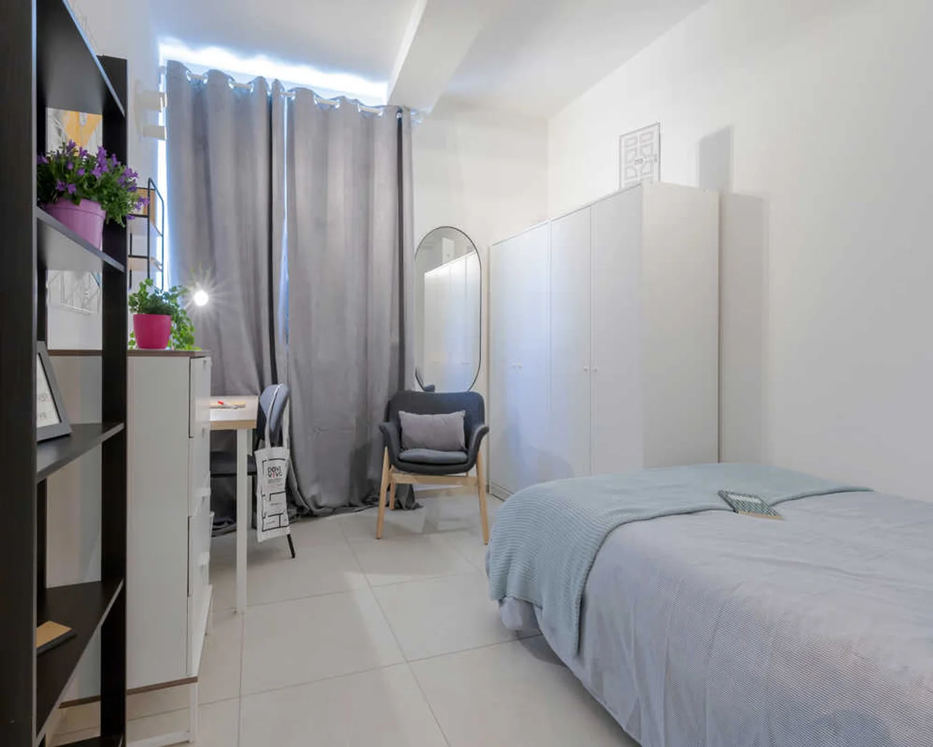 Habitación asequible para estudiantes con buena iluminación en