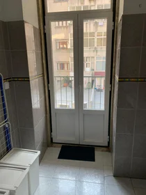Private room at Rua Cidade da Horta, image 11 of 12