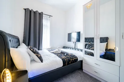 Apartamento inteiro em Lunt Road, Sefton, imagem 3 de 10